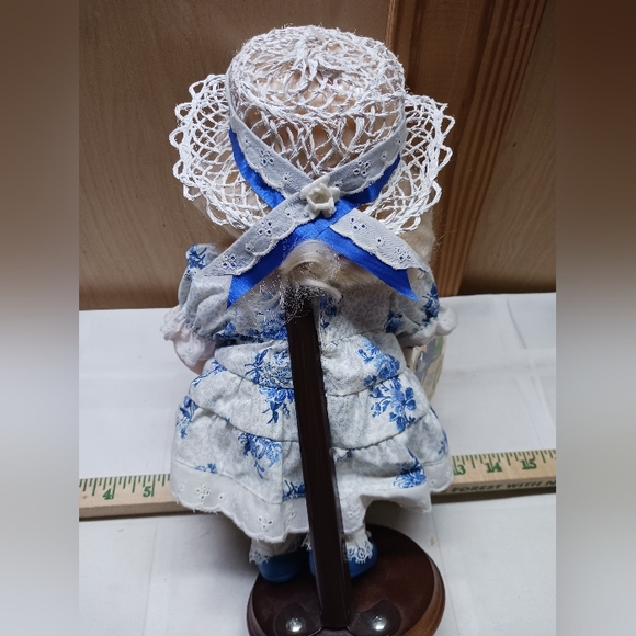 Precious Moments 1987#104817 "A Tub Full of Love" & 1995#1432 Garden of Friends - Picture 4 of 13